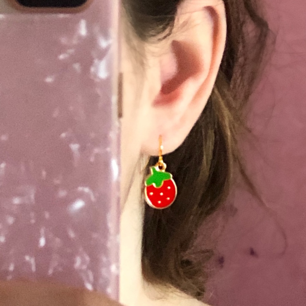 the cutest strawberry earrings